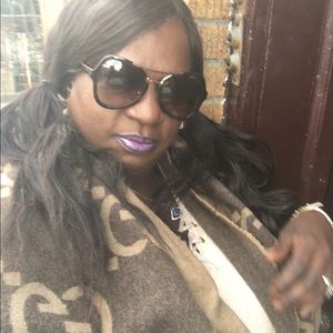 Meet your Posher, Althea